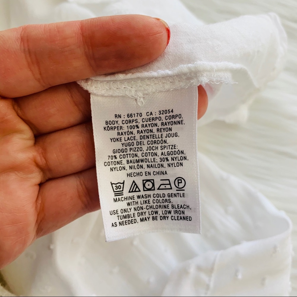 {Edme & Esyllte} White Textured Sleeveless Top - Picture 7 of 7